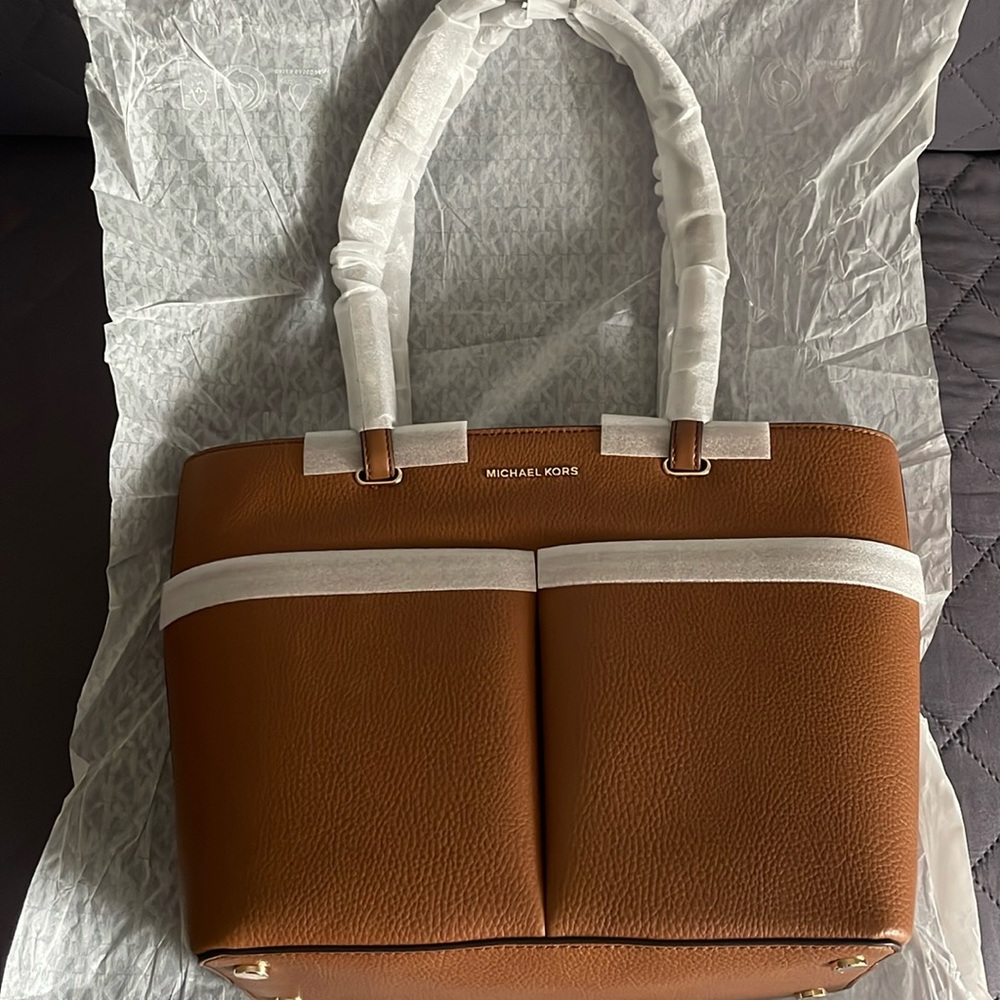 Brand new Michael Kors Tote, light brown